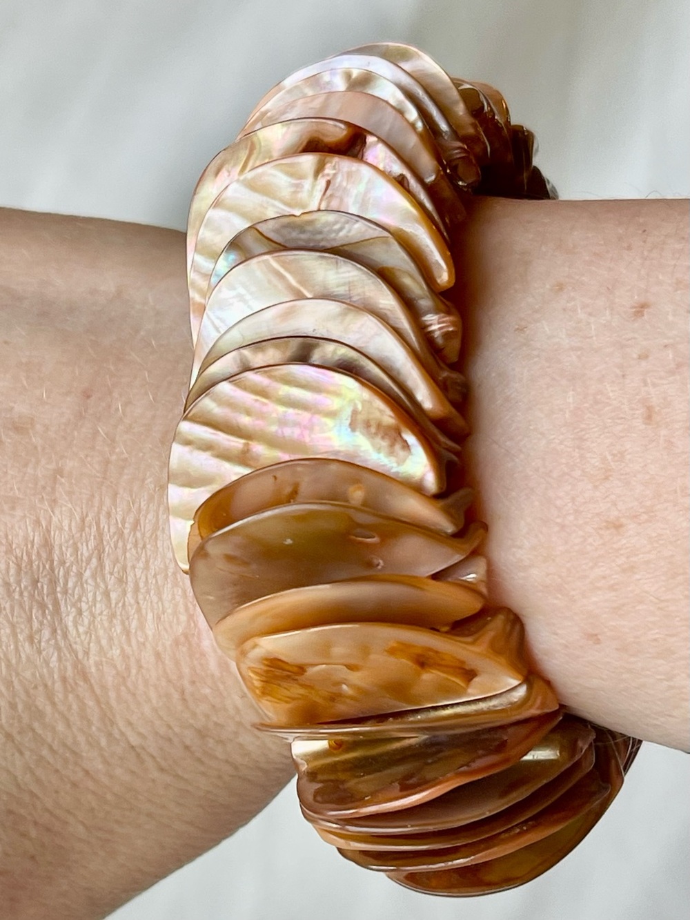 Chunky Vintage Iridescent Shell Disc Stretch Bracelet in Warm Tones